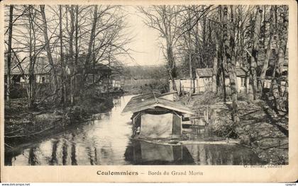 CPA Coulommiers Bords du Grand Moulin Lavoir