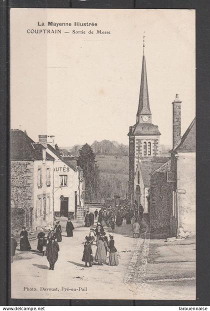 53 - COUPTRAIN - Sortie de Messe