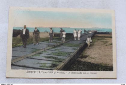 Cpa 1948, Courseulles sur mer, la promenade sur le ponton, Calvados 14