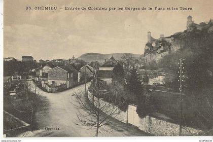 Crémieu Entrée de Crémieu par les Gorges