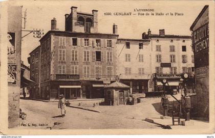 CPA CUNLHAT Rue de la halle et la place (999705)