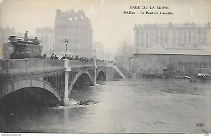 CPA Paris 15 Crue de la Seine Le Pont de Grenelle