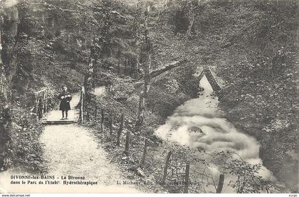 CPA Divonne-les-Bains La Divonne Dans le Parc de l'Etablissement Hydrothérapique