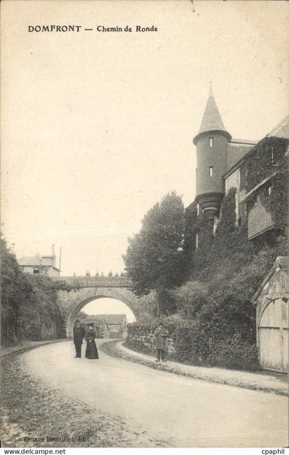 CPA Domfront chemain de ronde