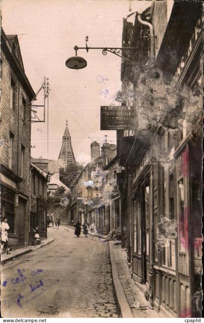 CPA Domfront Grande rue