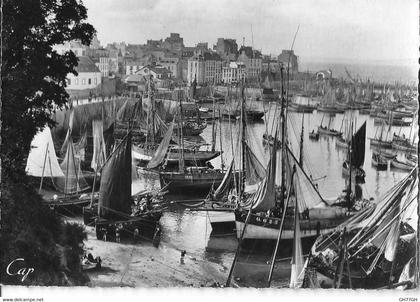 CPA DOUARNENEZ