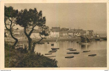 CPA Douarnenez Finistere Le Port