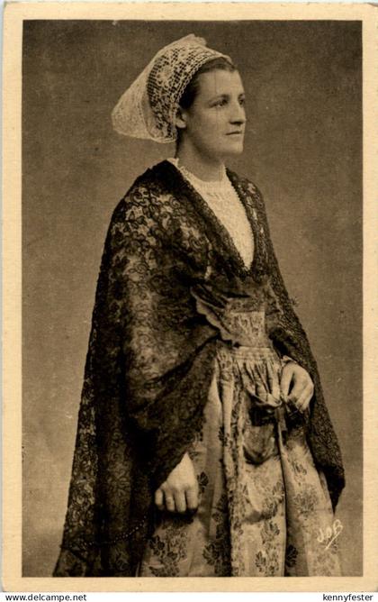 Femme de Douarnenz et Audierne