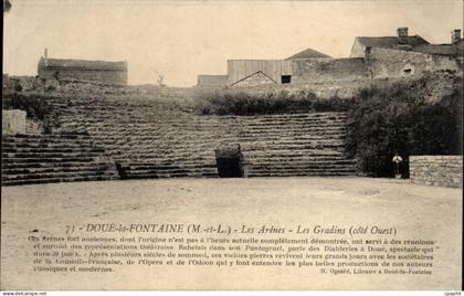CPA Doue la Fontaine Les arenes Les gradins