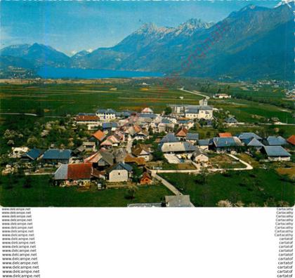 74.  DOUSSARD .  Vue aérienne .