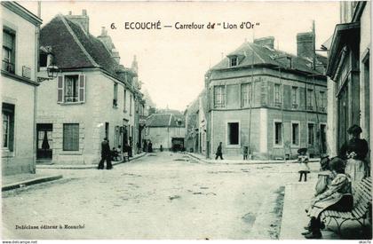 CPA Ecouche - Carrefour du "Lion d'Or" (259227)