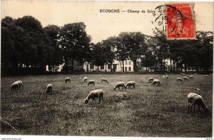 CPA ECOUCHE - Champ de foire (195637)