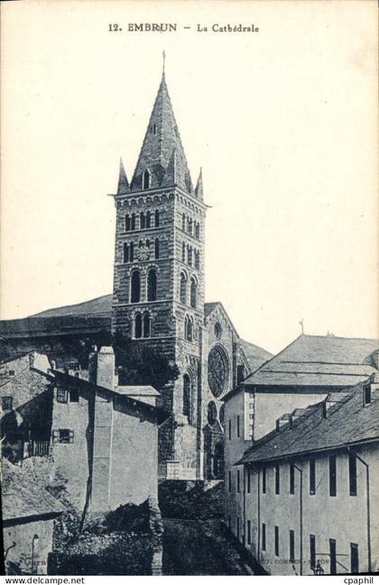 CPA Embrun La Cathedrale