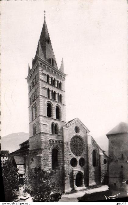 CPM Embrun La Cathedrale