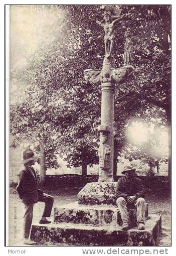 Le Vieux Calvaire de L'Eglise de Perguet