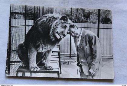 Cpm 1965, Ermenonville, zoo Jean Richard, avoir un bon copain, Oise 60