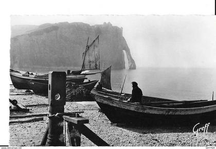 CPA ETRETAT -par GREFF