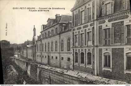 CPA Evry Petit Bourg couvent de Grandbourg facade exterieure