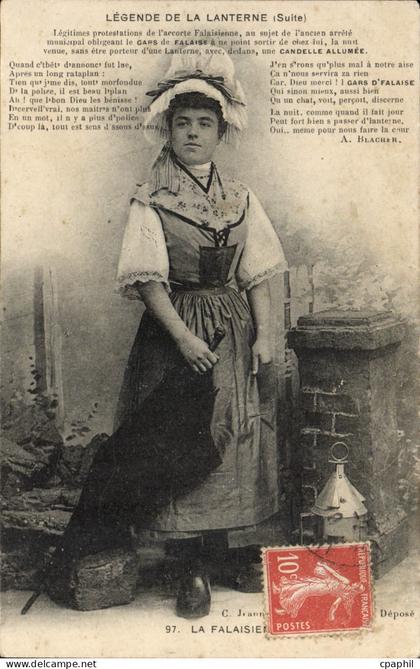 CPA Falaise Legende de la lanterne Falaise Folklore CostumeFemme
