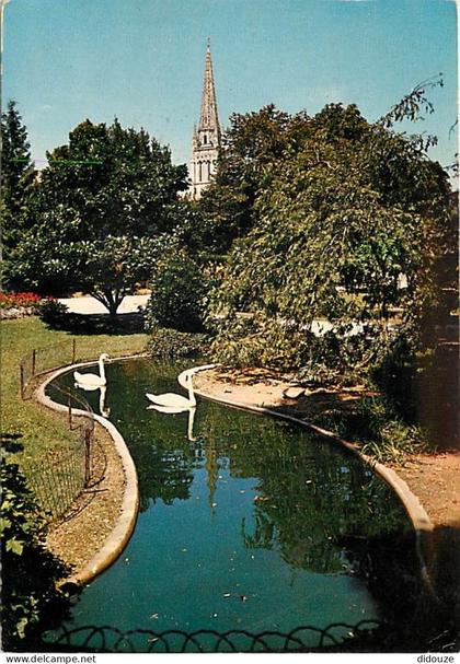 Carte Postale - 85 - Fontenay le Comte - Le Parc  les Cygnes et le Clocher - Flamme Postale de Fontenay le Comte - CPM -