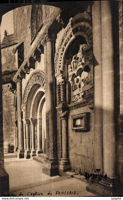 CPA Environs de Fontenay le Comte Facade de I Eglise de Foussais
