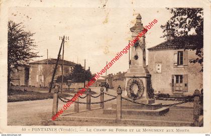 Le Champ de Foire et le Monument aux Morts - Fontaiens Fontenay le Comte - (85) Vendée