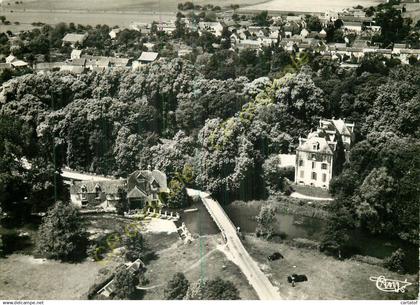 27.   FOURGES . Vue générale de l'Hostellerie du Moulin de Fourges .
