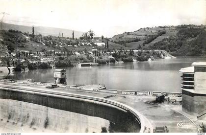 CPM Barrage de Genissiat Ain Route et vue d'ensemble du Barrage