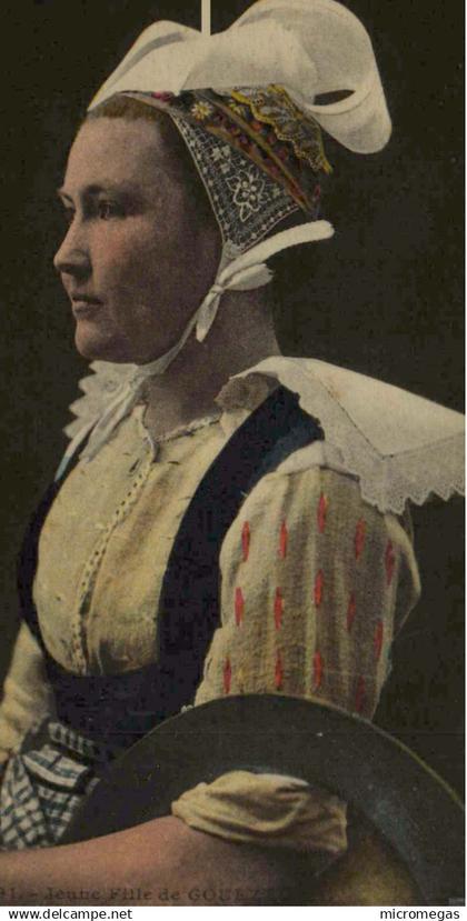 29 - Jeune Fille de GOUEZEC