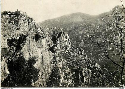 Carte Postale - 06 - Gourdon - Gourdon et le Chemin du Paradis - Carte dentelée - CPSM grand format - Carte Neuve - Voir