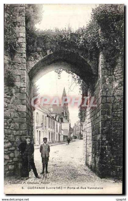 CPA Guerande Porte et Rue Vannetaise