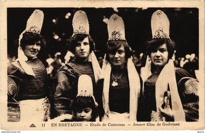 CPA Guilvinec - Jeunes Filles de Guilvinec - Etude des Costumes (1033112)