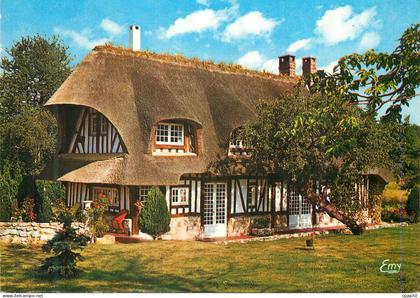 CPA La Normandie Pittoresque Chaumiere Normande