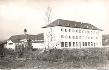 FRANCE - Hirsingue - couvent des Pères Capucins - vue d ensemble - façade - cour - Carte Postale Ancienne