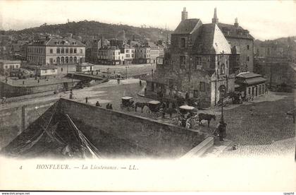 Honfleur CPA La Lieutenance