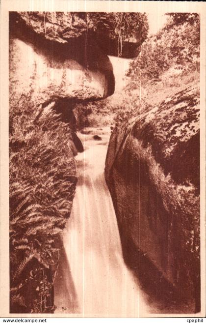 Le Huelgoat - Le Gouffre - CPA
