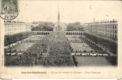 CPA Issy les Moulineaux Maison de retraite des Menages Cour d'honneur