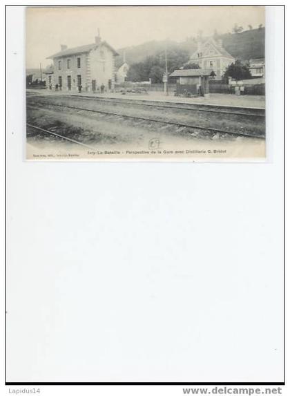 068A  / CPA  IVRY-LA-BATAILLE    (eure) PERSPECTIVE DE LA GARE