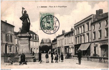 CPA  Carte Postale France Jonzac  Place de la République  1907  VM106485