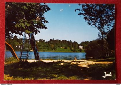 CPM -  Jugon les Lacs - Station verte - Les rives du Lac