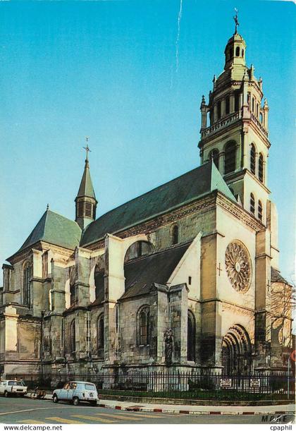CPM l'Isle Adam (Val D'Oise) Eglie Saint Martin