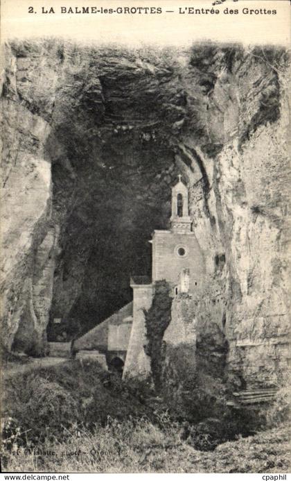 CPA La Balme les Grottes L Entree des Grottes