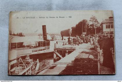 La Bouille, arrivée du bateau de Rouen, Seine Maritime 76