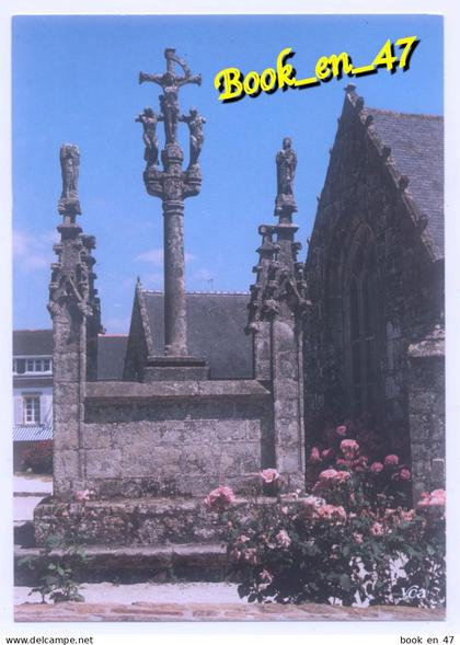 {101178} 29 Finistère La Forêt Fouesnant, Le calvaire à chaire extérieure carrée