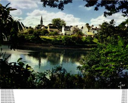 La Forêt Fouesnant - Le bourg et la rivière