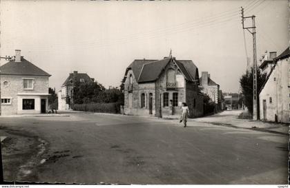 CPM La Guerche de Bretagne Le Bouridol Rue de Vitre et de Verdun