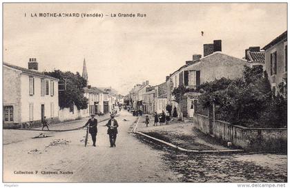 La Mothe Achard : la grande rue
