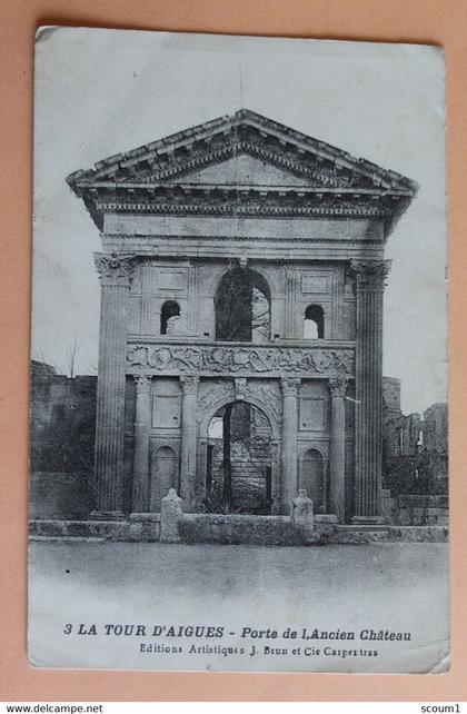 la tour d'aigues - porte de l'ancien chateau