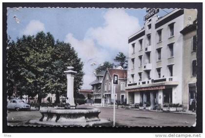 38 La Tour-du-Pin fontaine hotel    D38D  C38509C RH038655