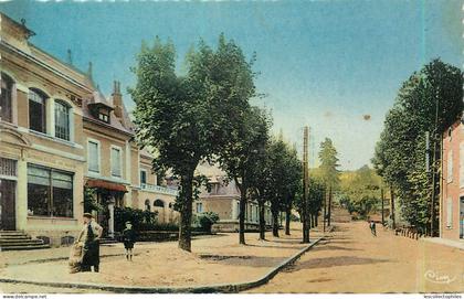 46552 - LA TOUR DU PIN - CPSM - AVENUE DE LA GARE